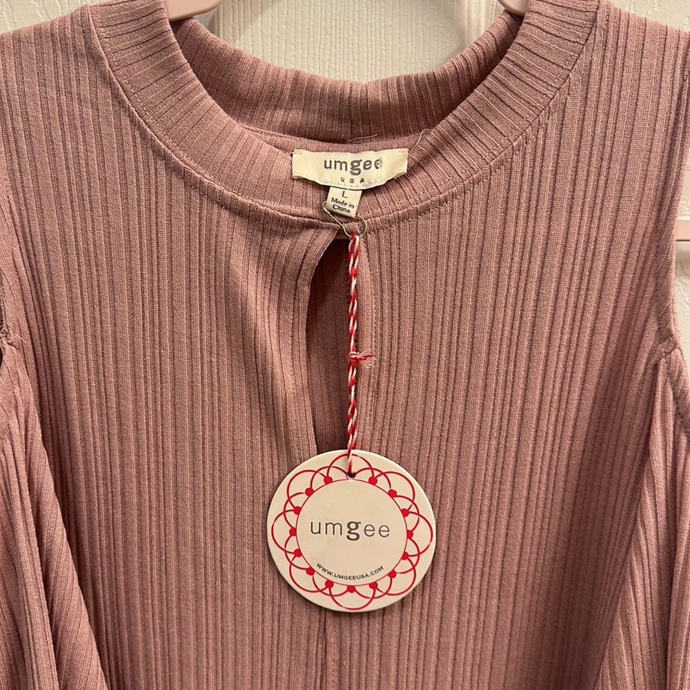 UMGEE open shoulder top - Picture 2 of 5